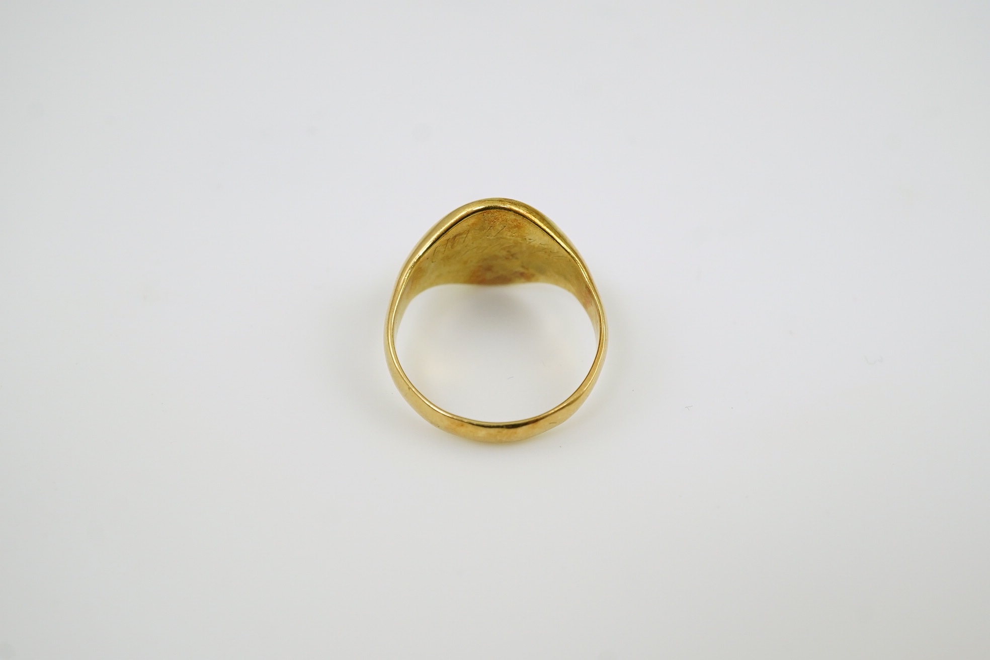 An early 20th century 18ct gold signet ring